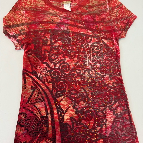 Daytrip Red Graphic Tee Short Sleeve - Picture 1 of 4
